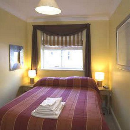 Hof - Stanshawe Court Apartments Рединг Екстериор снимка