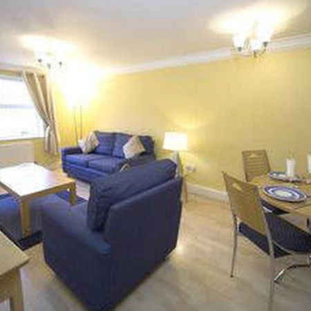 Hof - Stanshawe Court Apartments Рединг Екстериор снимка