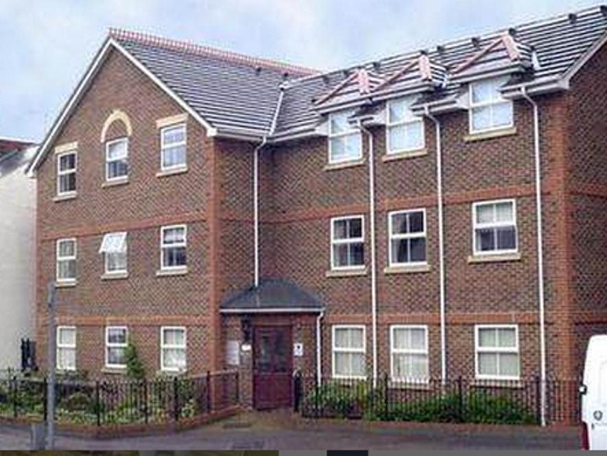 Hof - Stanshawe Court Apartments Рединг Екстериор снимка