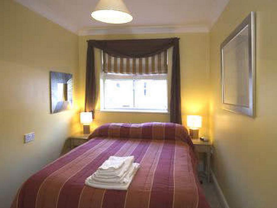 Hof - Stanshawe Court Apartments Рединг Екстериор снимка